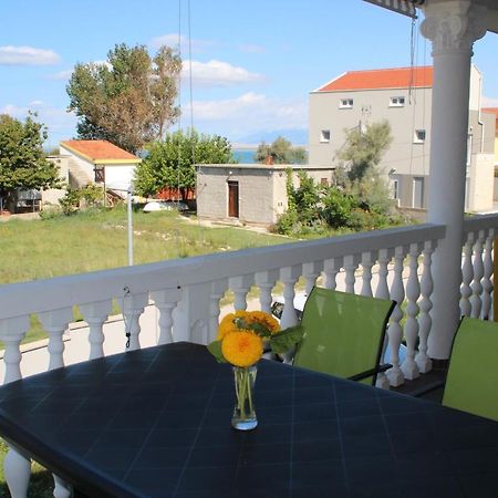 Franivanin Extérieur photo